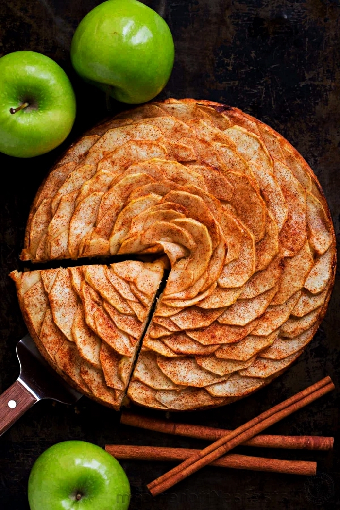 tarte aux pommes et à la cannelle, idée que faire avec des pommes, dessert d'automne et d'hiver facile et rapide