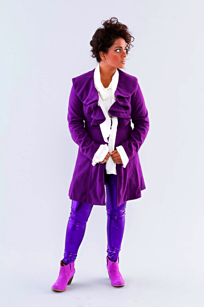 déguisement de chanteur des années 80, costume violet pour recréer le look de prince dans pluie pourpre