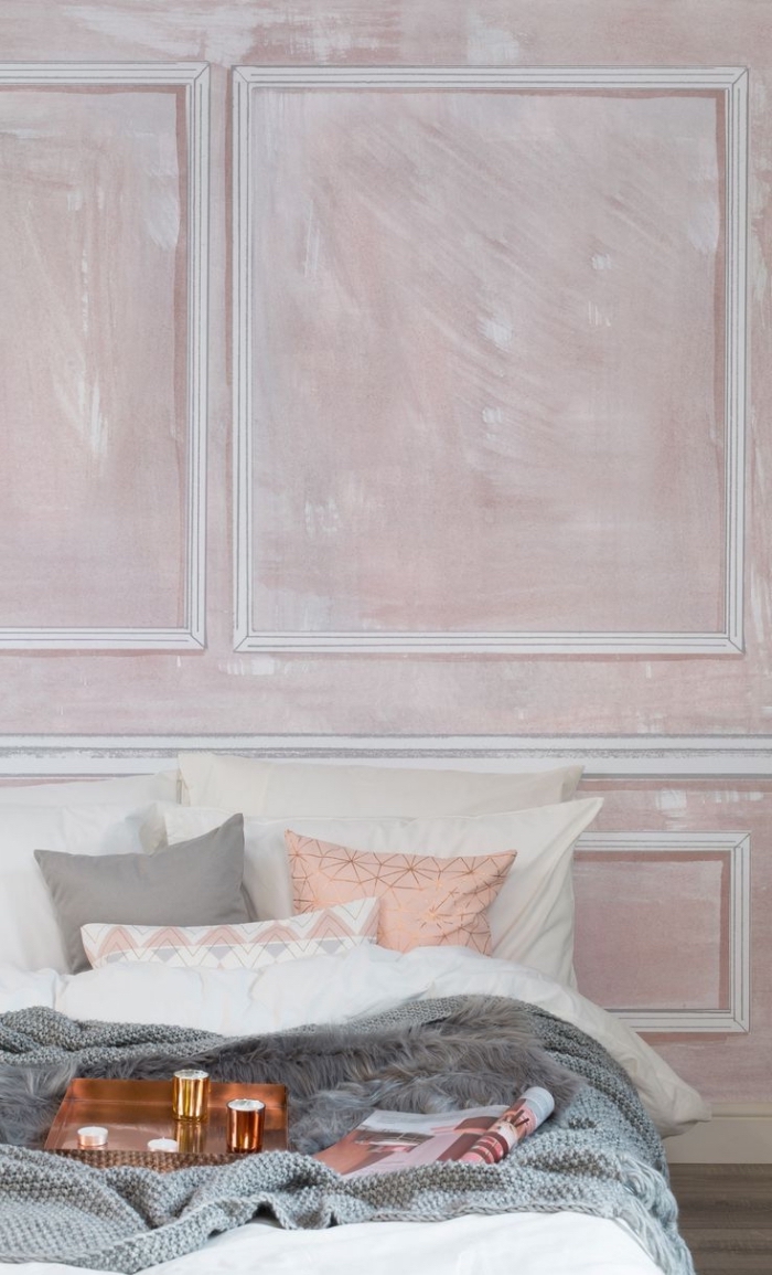 design intérieur style vintage dans une chambre gris et blanc avec accessoires rose pale, idée déco chambre romantique
