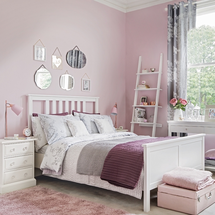 design chambre ado fille en rose, quelle couleur avec le rose dans une chambre fille, chambre gris et blanc aux murs rose