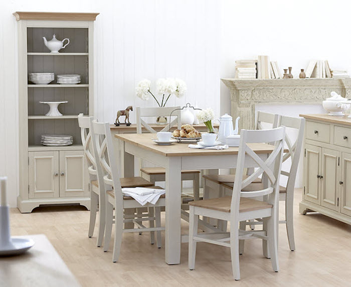 Table et chaises salle à manger, meubles style rustique peinture taupe, gris et bois, peinture meuble bois, customiser meuble bois, relooker meuble ancien en moderne