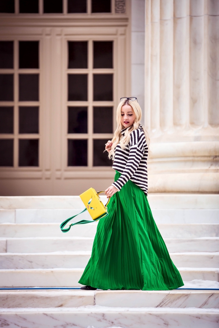 idée tenue chic femme, modèle de jupe longue fluide couleur verte à design plissée et taille haute, style vestimentaire femme hiver