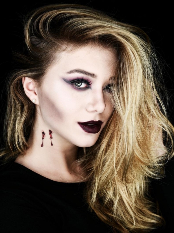 idée maquillage halloween vampire, makeup femme vampire au teint pâle avec yeux smoky et bouche foncée