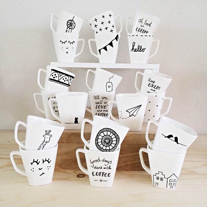 idée bricolage pour personnaliser ses mugs blancs, dessiner sur des tasses blanches au feutre à porcelaine