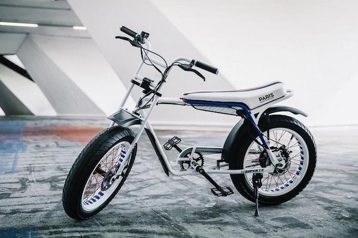 Le Paris Saint Germain lance le vélo électrique PSG x SUPER73-Z en série limitée pour les 50 ans du club