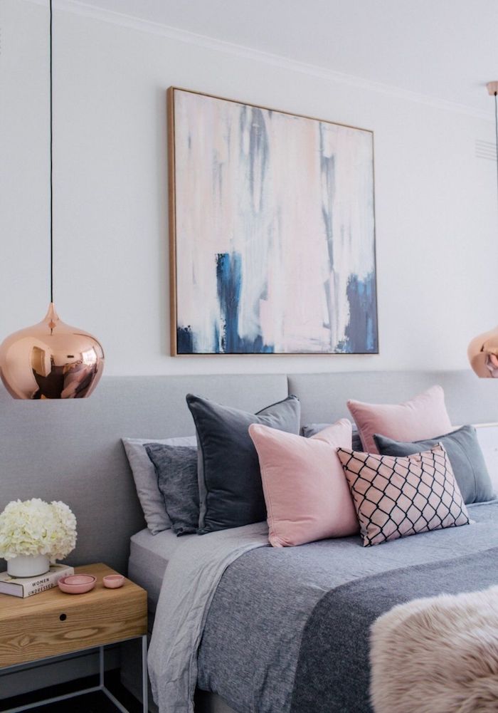 Gris, rose et bleu décoration chambre à coucher, peinture grise association, idée aménagement de chambre 