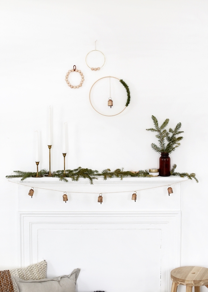 comment réaliser une deco noel diy de style minimaliste, diy suspension murale en forme de couronne de Noël scandinave en bois