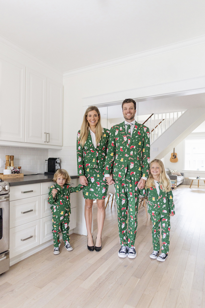 Tenues pour toute la famille, tailleurs motif pyjama de noël verte, comment vous habillez-vous pour la fête de Noël