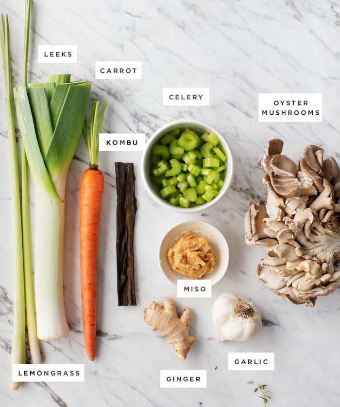 quels ingredients pour faire une soupe aux champignons pleurotes, celeri, miso, de l ail, gingembre, carottes, poireaux