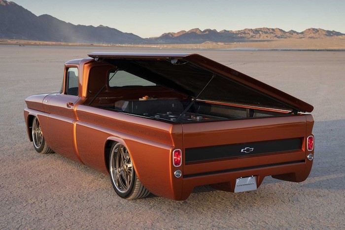 Avec son concept car Chevrolet E-10, la marque américaine allie la nostalgie de l'auto made in USA et la modernité des voitures électriques
