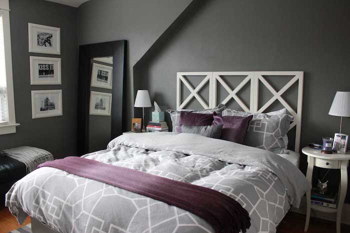 Mur gris, tete de lit otiginale, peinture vert de gris, scandinave déco chambre grise, accents violets