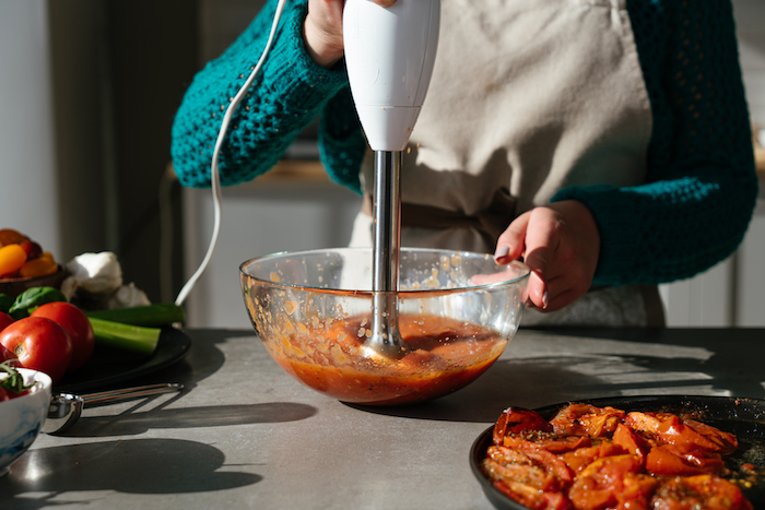 recette soupe de tomate avec des tomates rôties réduits en purée, exemple d entrée facile et rapide
