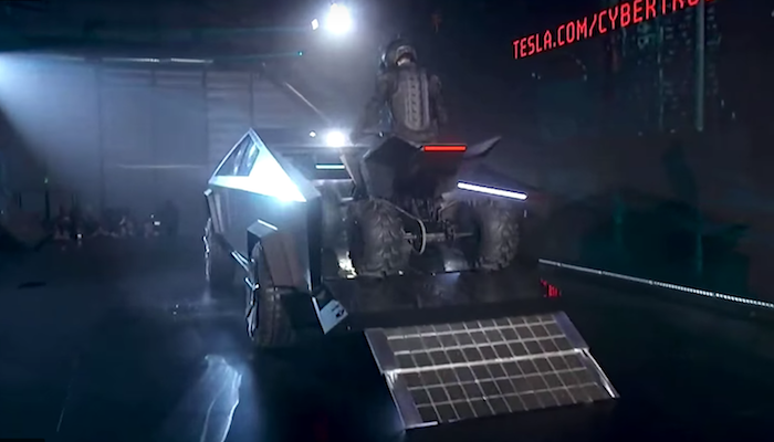 Elon Musk surprend encore avec un quad électrique conçu en secret et présenté parallèlement au Cybertruck