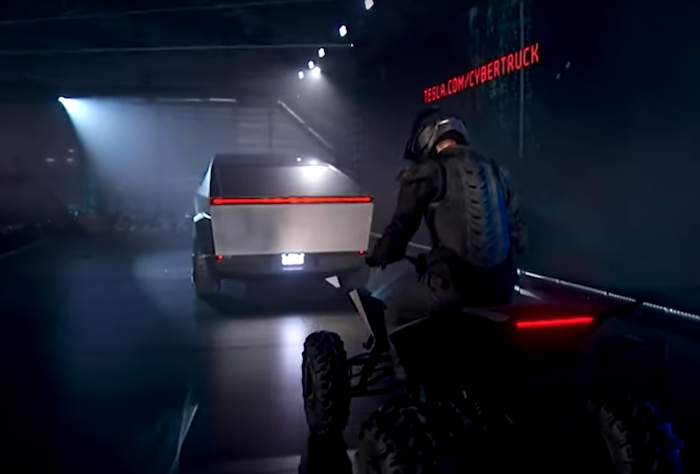 Tesla a dévoilé un quad surprise lors de l'événement de présentation du SUV Cybertruck