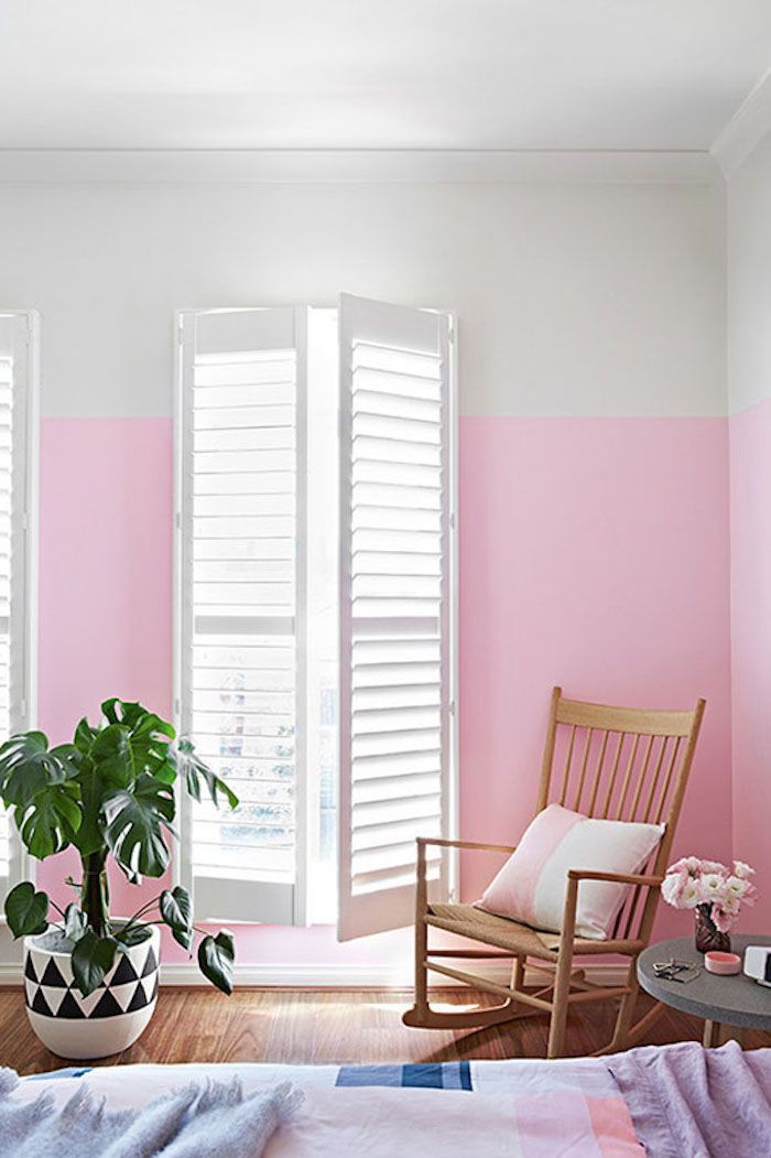 Rose et blanc deco peinture chambre, idée quelle couleur pour la chambre à coucher, chaise balançoire