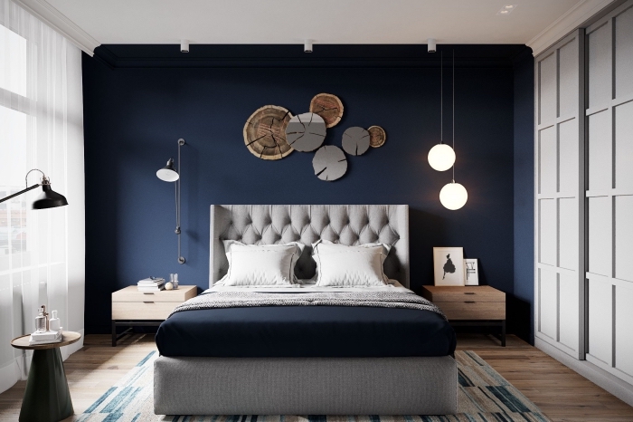 peindre une chambre en deux couleurs tendances, décoration chambre parentale en bleu minuit et blanc avec accents en gris