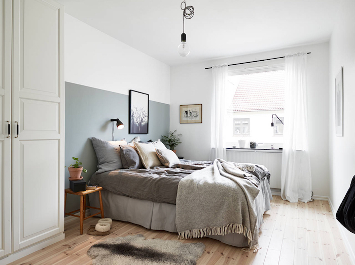Parquet en bois et couleur de peinture pour chambre, comment peindre une chambre à coucher gris et blanc