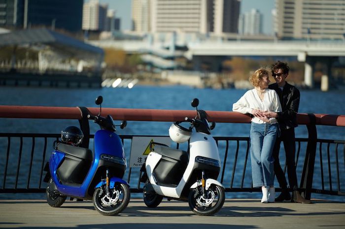 Le fabricant chinois de trottinettes électriques Segway annonce le Ninebot eScooter et la mobylette eMoped
