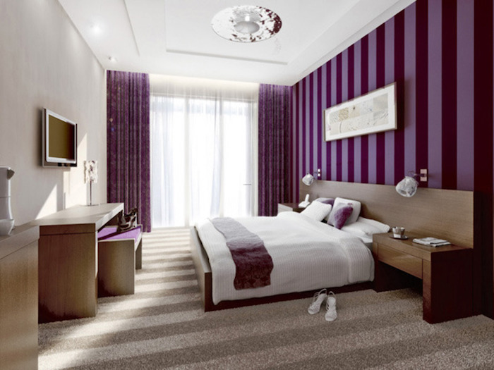 Violet chambre à coucher papier peinte rayé, quelle couleur pour une chambre, comment disposer 2 couleurs dans une chambre