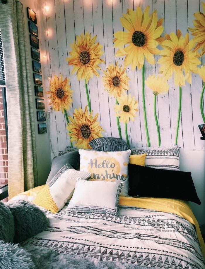 exemple de tete de lit originale en version papier peint dans une chambre ado, déco petite pièce avec accessoires jaunes