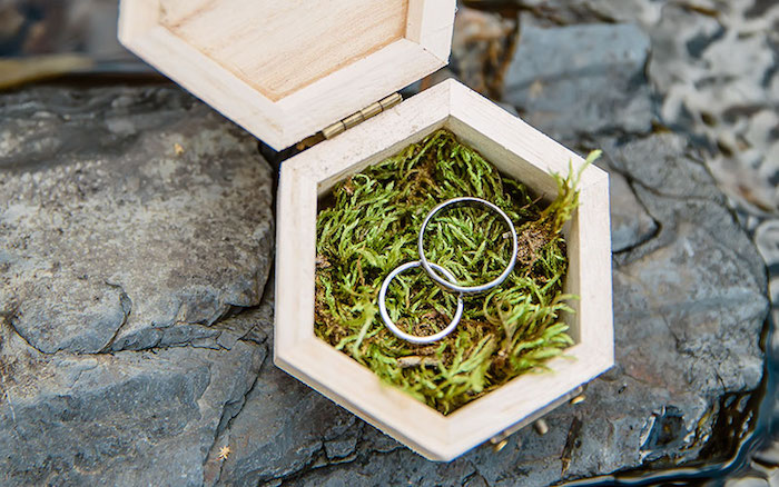 Boîte en bois mariage zéro déchet, écologiques idées pour la cérémonie, anneaux vintage