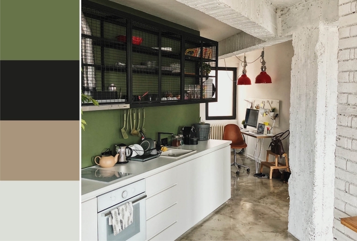 idée de peinture vert olive pour une cuisine moderne, design cuisine en longueur avec meubles sans poignées