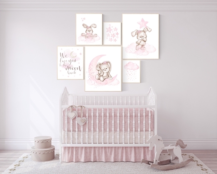 quelles couleurs pour une deco chambre bebe fille apaisante, design chambre blanche avec accents en rose pastel