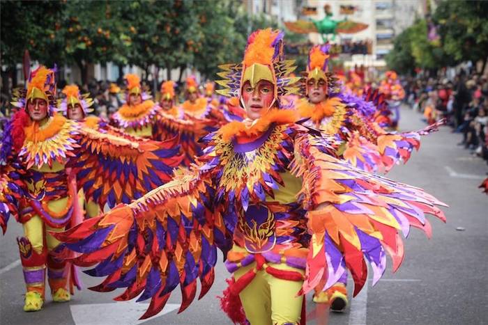 Carnaval en Tenerife, deguisement de groupe professionnel, deguisement carnaval sur la rue 