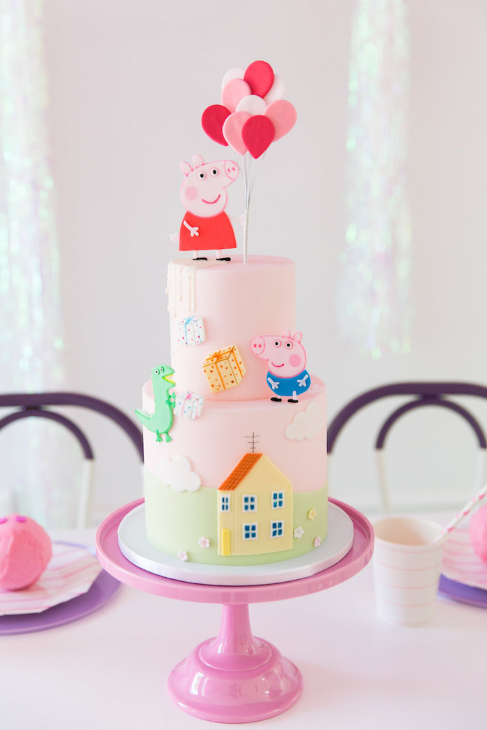 Gâteau peppa pig en deux étages, gateau de couches inspiration image peppa cochon, son frère et leur maison jaune 