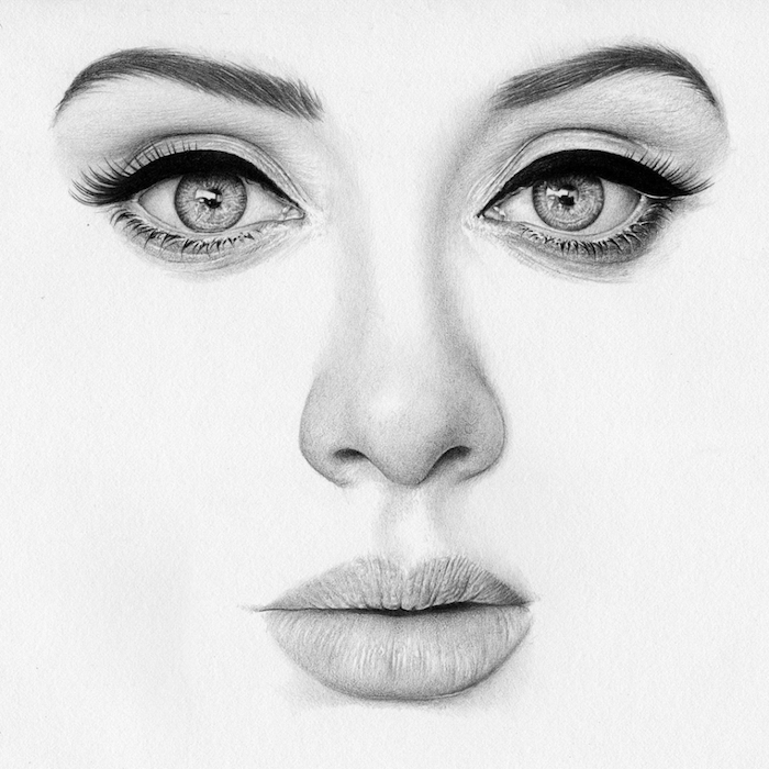 dessin noir et blanc portrait adele femme aux yeux clairs avec mascara et eye liner, levres pulpeuses, petit nez