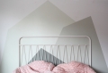 Tête de lit en peinture : une astuce déco phare pour changer facilement d’ambiance