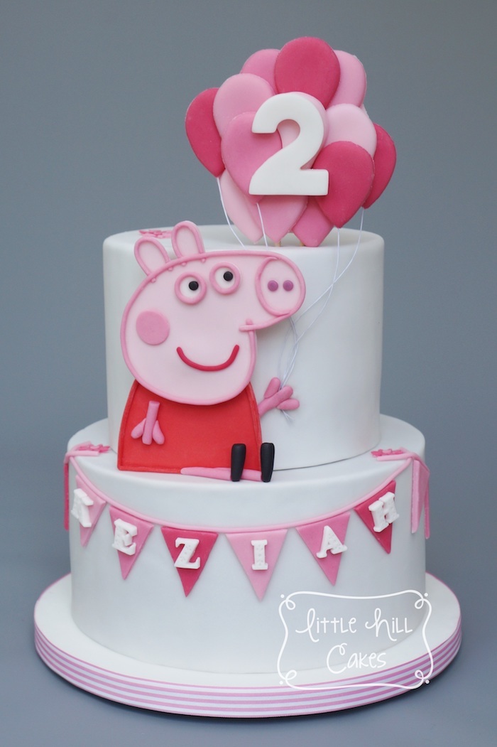 Ballons roses pour l'anniversaire 2 ans thème Peppa Pig, deco gateau peppa pig, gateau anniversaire peppa pig,