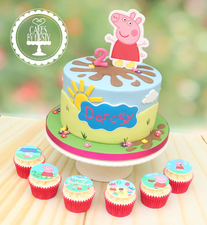 Gourmand dessert gateau joliment décoré et cupcakes gâteau peppa pig, gateau de couches inspiration image