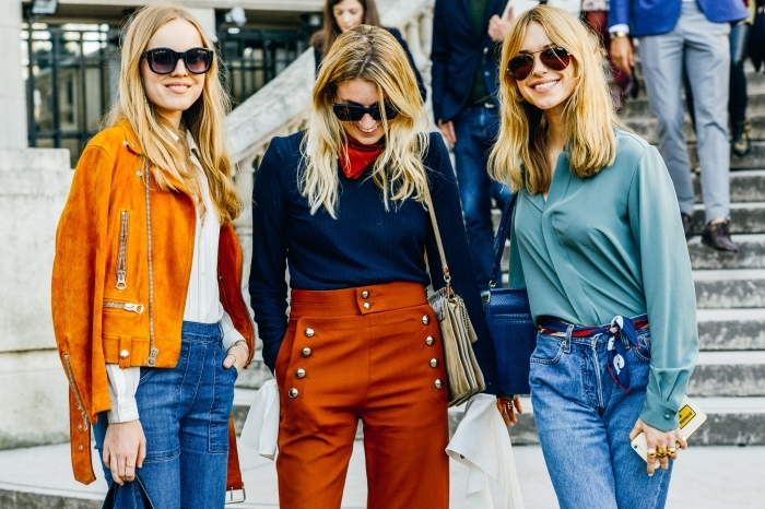 comment bien s'habiller femme, style vestimentaire femme au travail inspiration années 70, look casual chic en jeans et chemise
