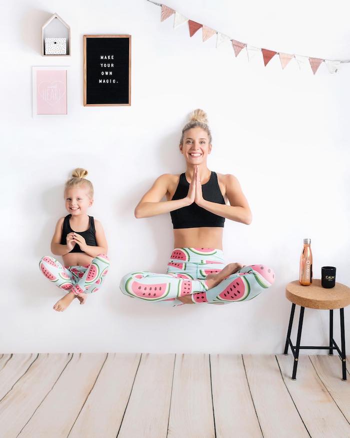 Yoga mère et fille tenues top court et legging à motif pasteques, adorable tenue mere fille, cool idée de cadeau d’anniversaire