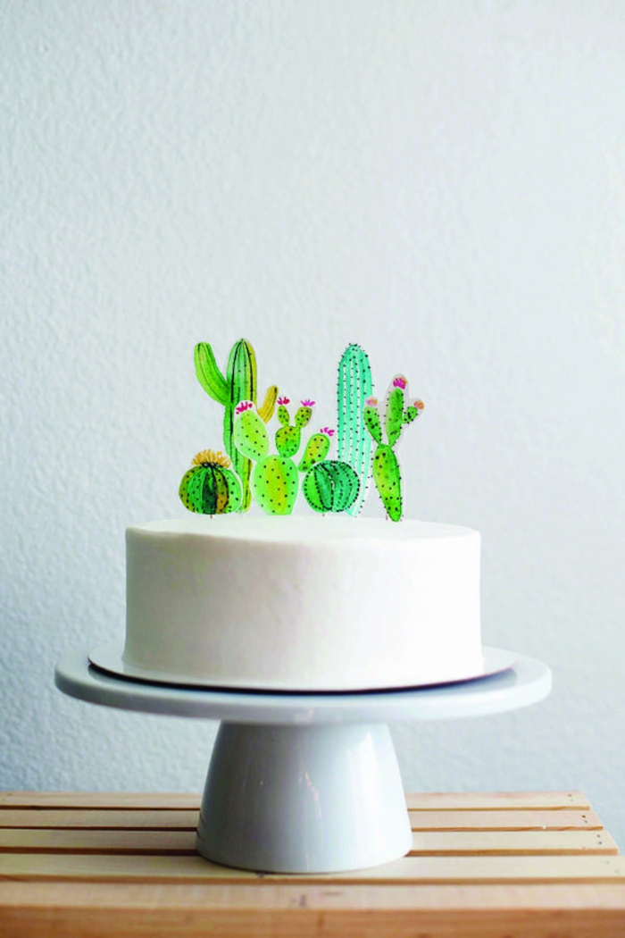 Décoration diy en sucre coloré en vert, cactus déco gateau d anniversaire facile pour fille, gateau au chocolat anniversaire avec couverture blanche