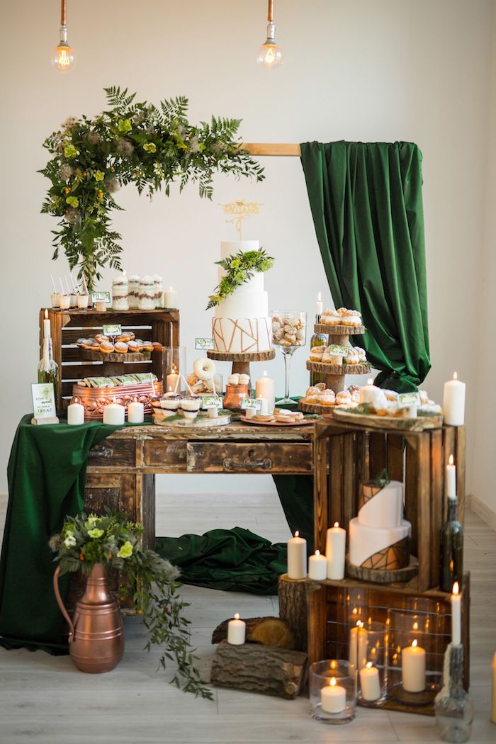 Cool idée comment décorer la table avec les gâteaux de mariage, centre de table mariage champetre, decoration mariage champetre