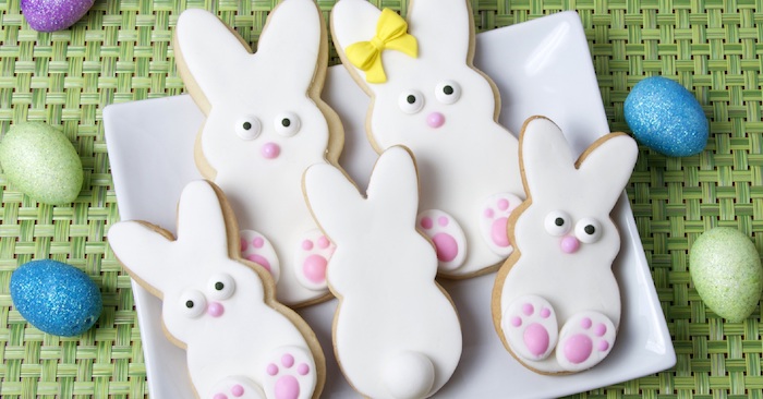 Biscuits décorés comme lapins sucrés, cadeau paques bébé, cadeau de pâques à offrir à ses proches