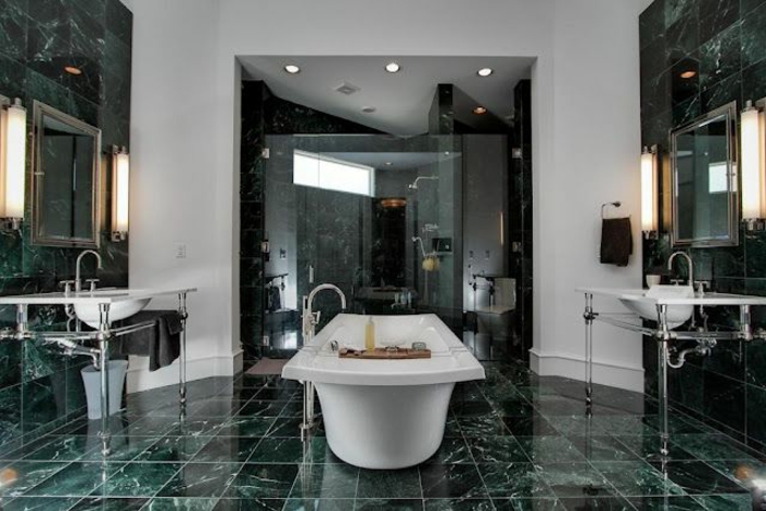 Le marbre vert, mur blanche, baignoire couleur salle de bain, peinture vert d'eau salle de bains zen