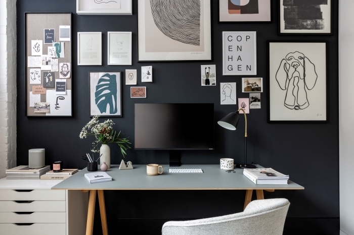 quelle peinture pour un home office, décoration chambre moderne aux murs foncés avec bureau scandinave ikea en gris et bois