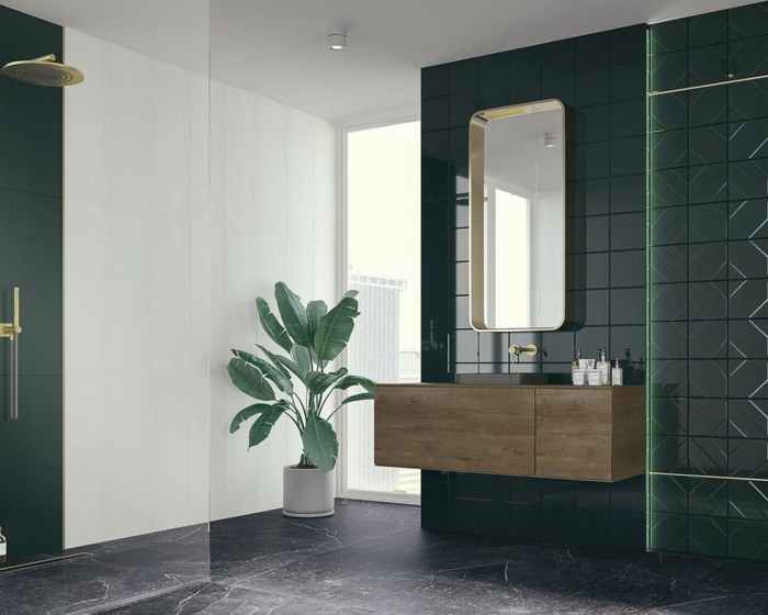 Sol en marbre gris, plante verte géante, carrelage vert, photo décoration murale salle de bain, idee salle de bain verte