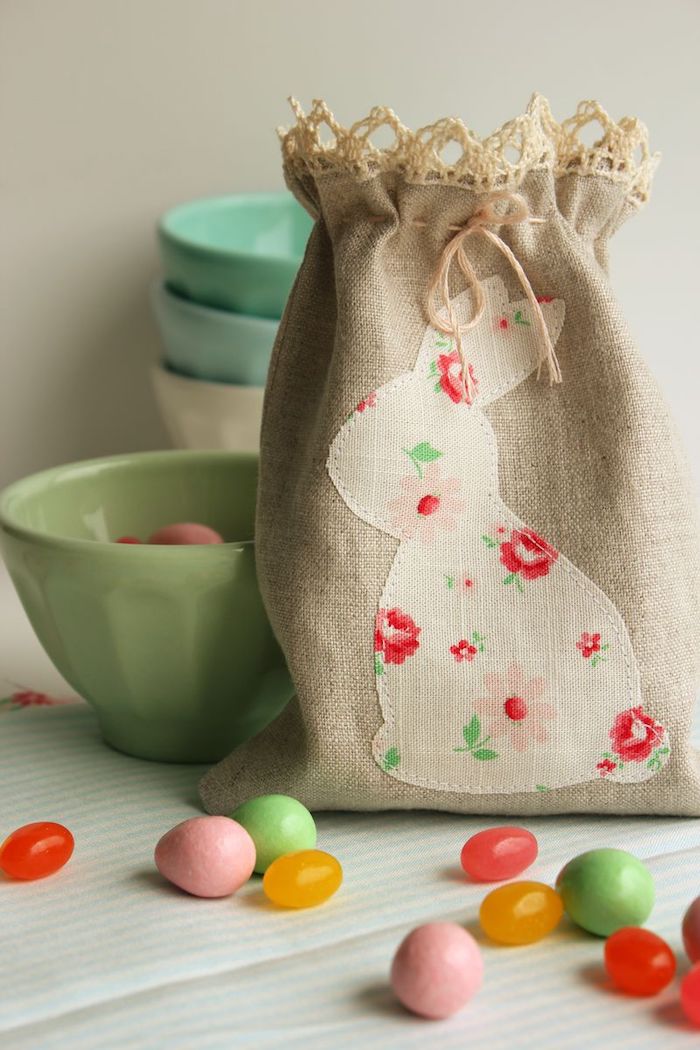 Sac lapin lin bricolage paques facile, décoration de paques à fabriquer bol avec bonbons