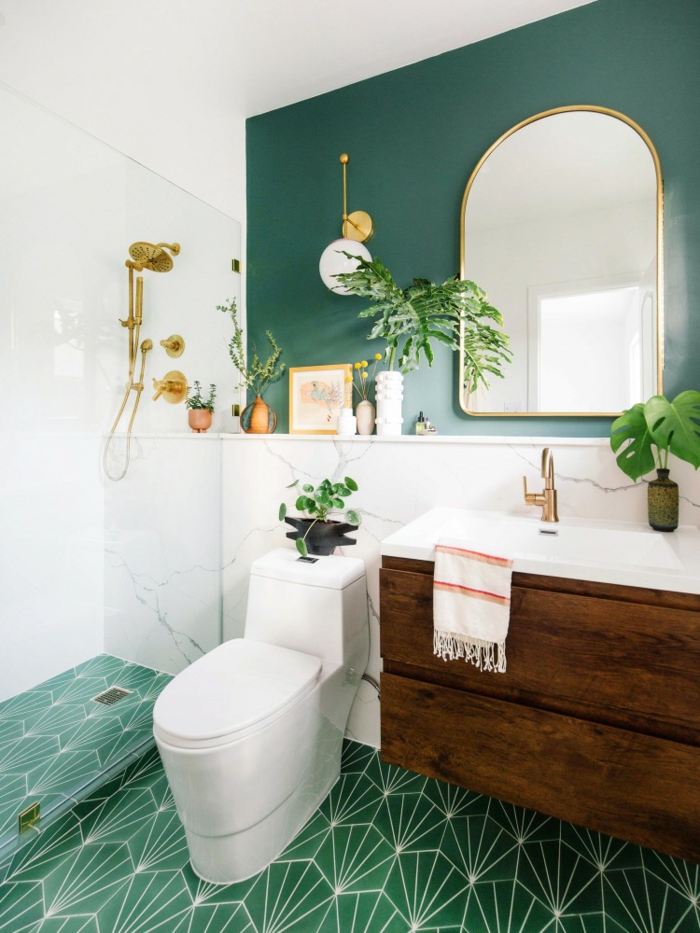 Magnifique idée comment amenager la salle de bains en vert et doré quelle couleur pour une salle de bain, couleur salle de bain