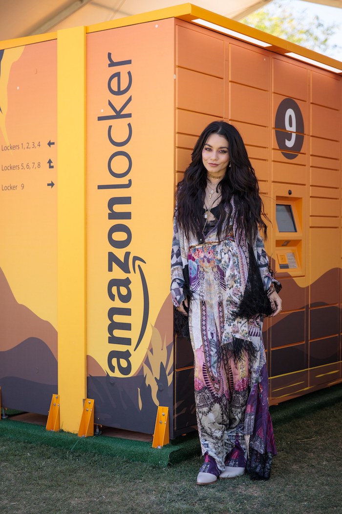 Robe longue transparente style hippie de Vanessa Hudgens tenue festival femme, hippie chic femme 2020 printemps été 