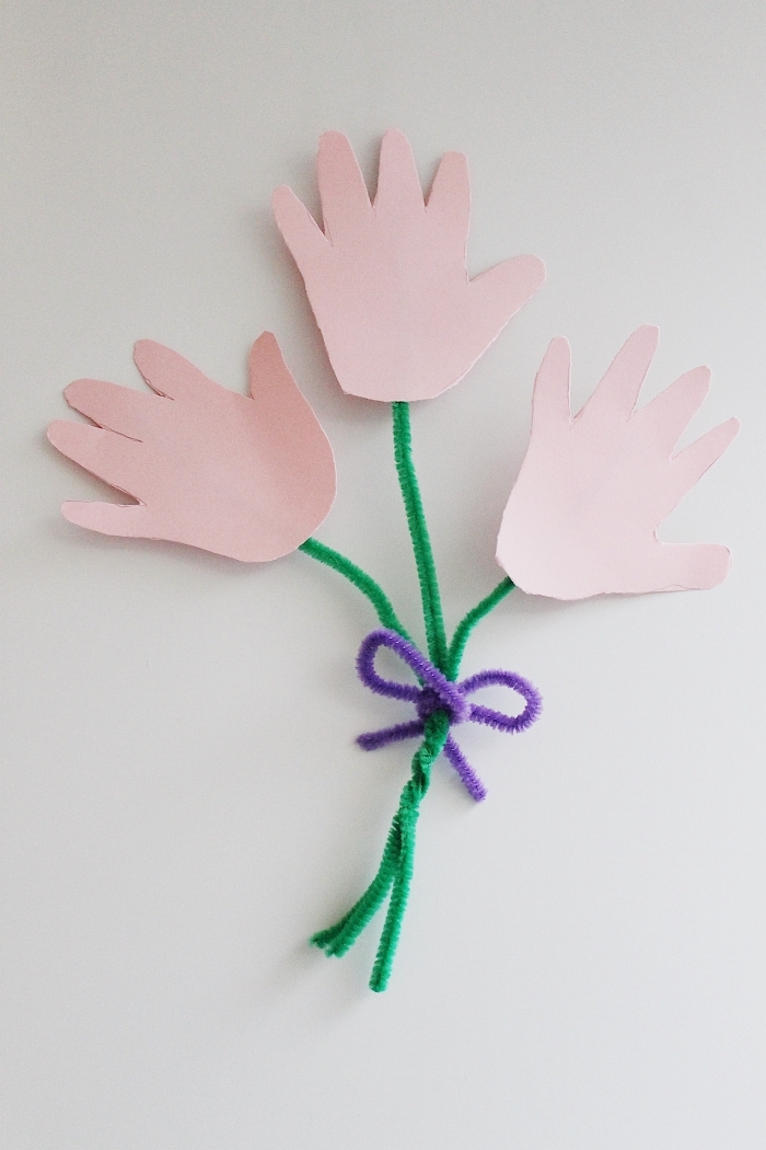 diy bouquet de fausses fleurs en papier cartonné, idée de cadeau fête des mères à fabriquer facilement avec papier