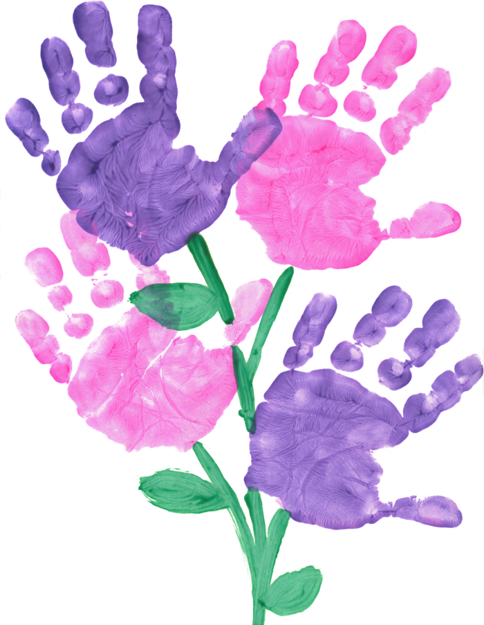 modèle de carte fête des mères maternelle originale, peinture de bouquet de fleurs en empreintes de main rose et violet