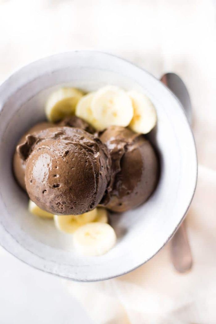 recette de glace healthy cacao banane, dessert léger après raclette, idee de dessert été simple