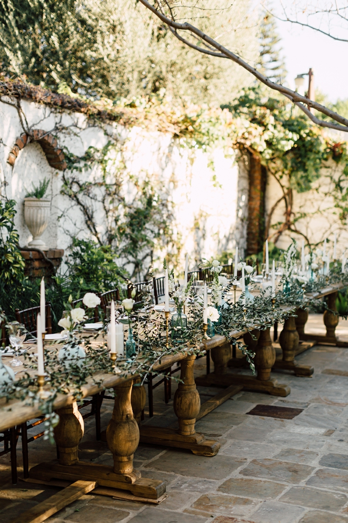 Exterieur table longue decoration bapteme champetre, mariage theme champetre beauté fleurs