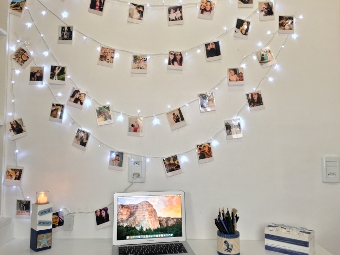 exemple comment personnaliser une guirlande lumineuse chambre étudiant, décoration murale avec chaîne LED et photos