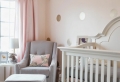 La chambre de fille en rose et gris – trouver les meilleures idées de décoration